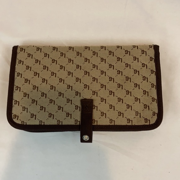 LG Brown and Beige Make Up Bag - Picture 2 of 4